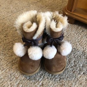 UGG Girls Gita Pom Pom Suede Chestnut Boots